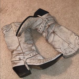 MIA distressed white leather boots